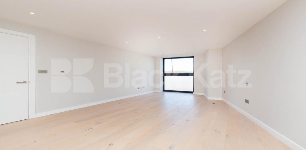 			2 Bedroom, 2 bath, 1 reception Apartment			 Tottenham Lane, Crouch End